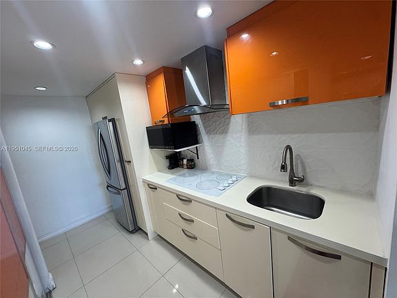 3rd image of 19201 Collins Ave #1130