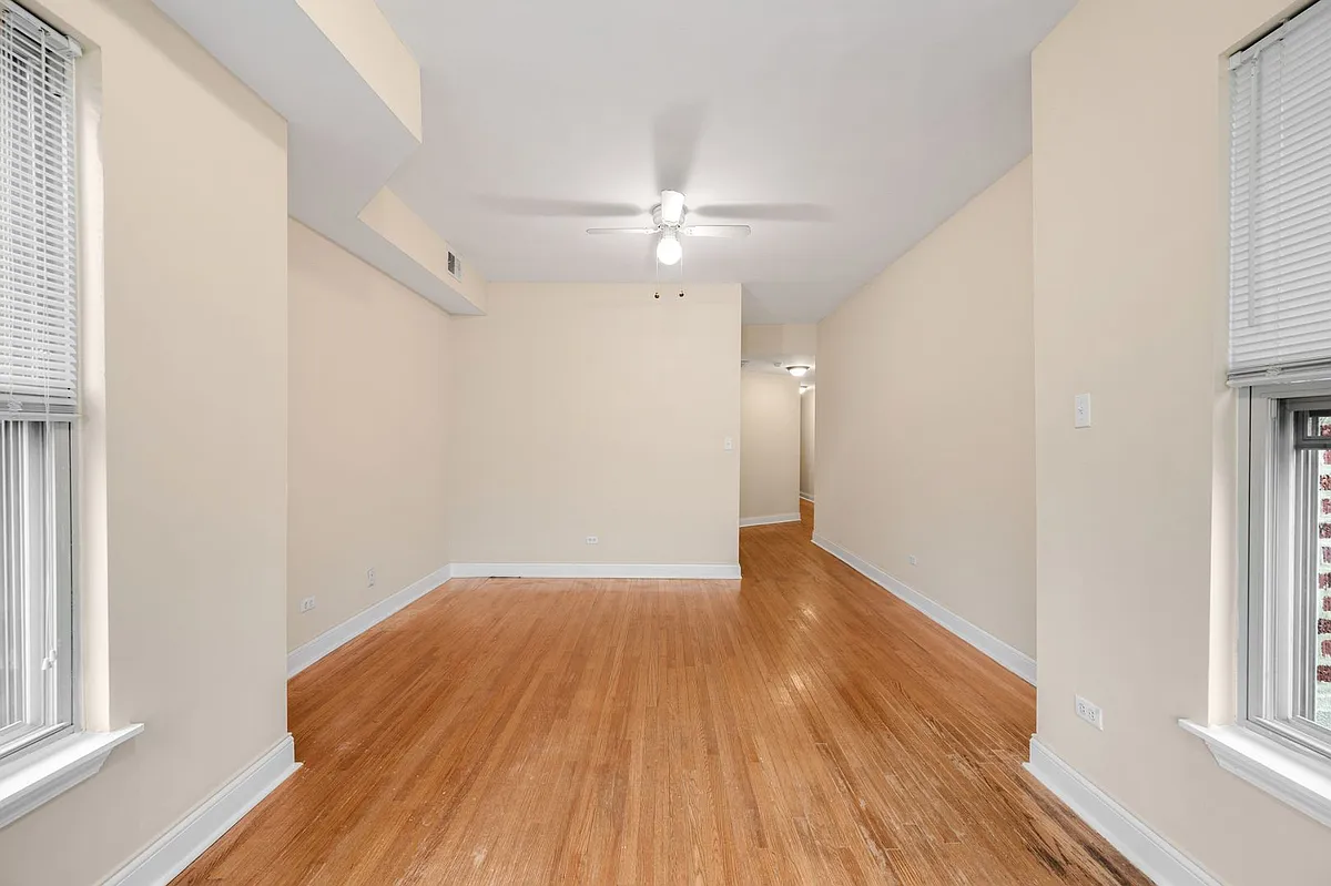 Building Photo - 4934 S King Dr #2