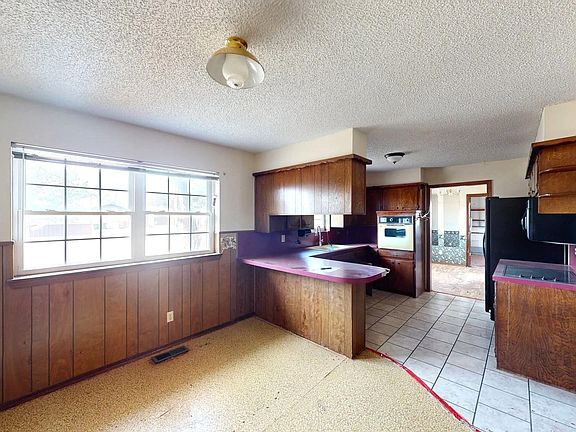 4th image of 502 W Lucia Dr