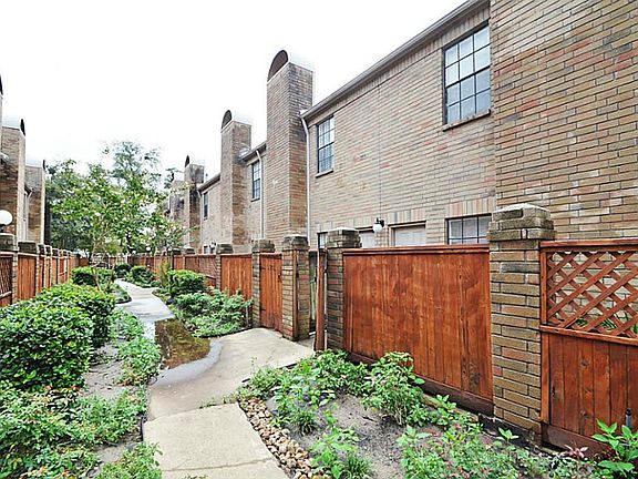 5th image of 9850 Pagewood Ln APT 1902