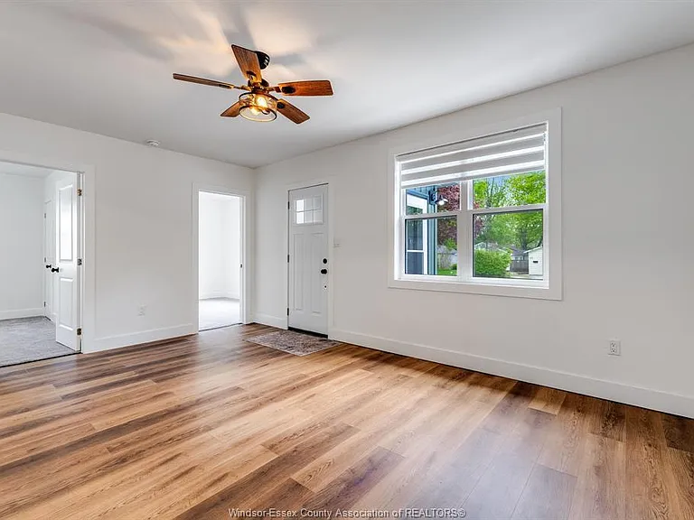 48 McLean St — Photo 7