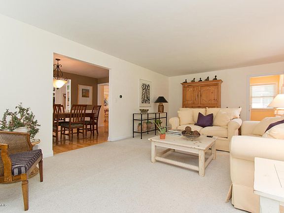 5th image of 2928 Beechwood Dr SE