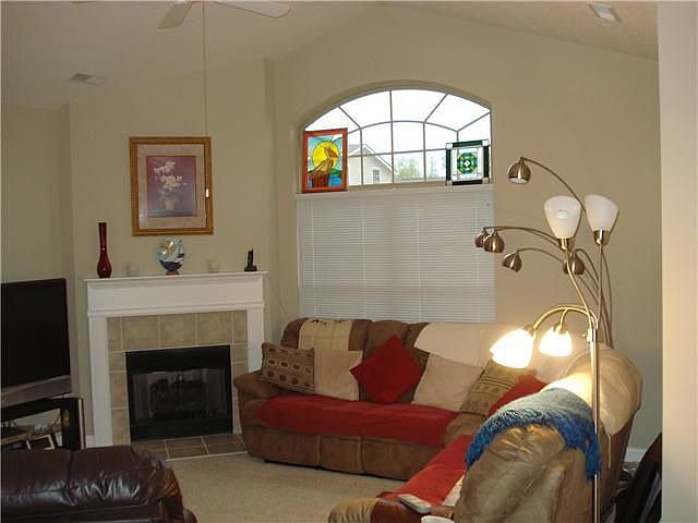 1st image of 952 Villas Dr