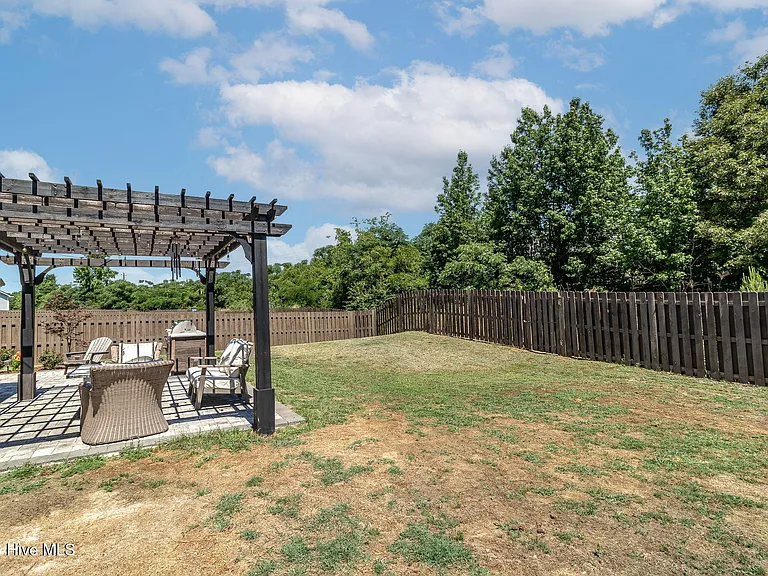2630 Laurens St — Photo 44
