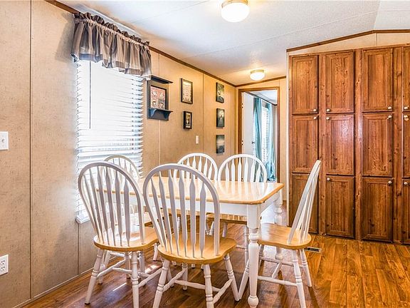 5th image of 255 Applecross Ln