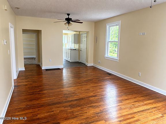 2nd image of 425 Henry Street