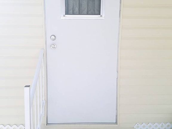 3rd image of 445 King Edward Ave