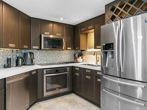 2nd image of 8323 Lake Dr APT 504