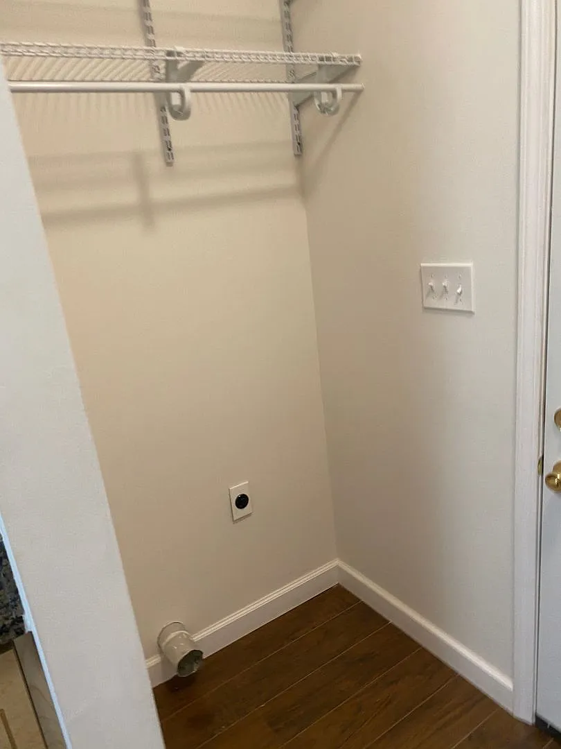 Brand New Home! Must apply on our property management website only! — Photo 4