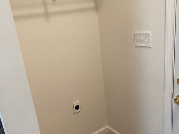 5th image of 244 Windemere Way
