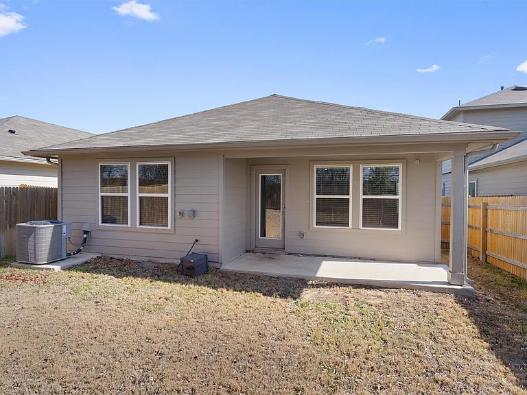 352 Sickle Loop — Photo 31