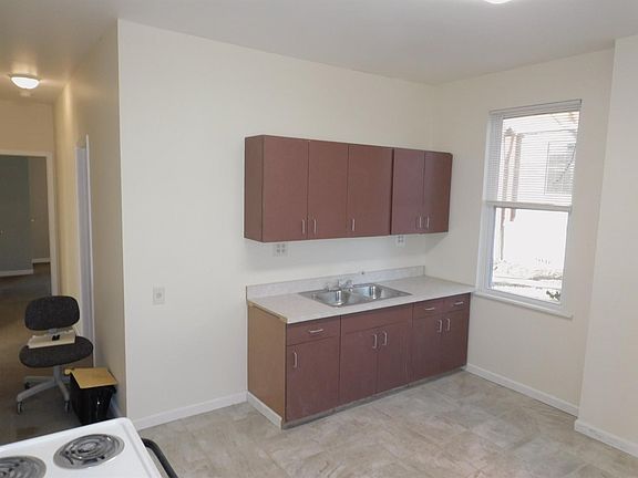 2nd image of 1040 Beech Ave
