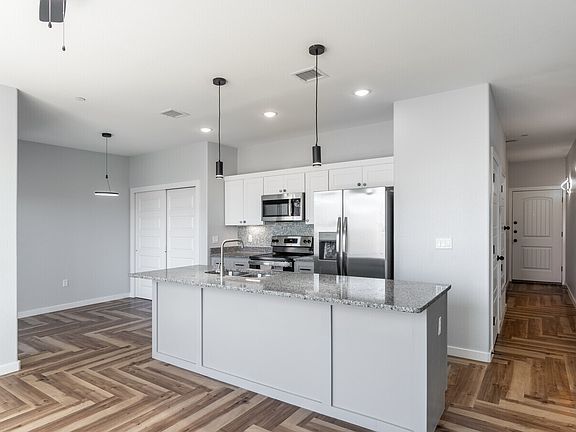 5th image of 1360 N Cotton St #2F