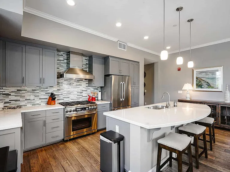 111 W Prospect Ave #201 — Photo 3