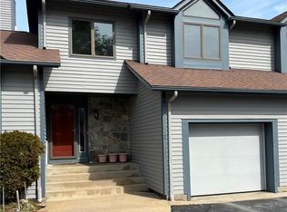 18 Acorn Ct APT F2, South Kingstown, RI 02879