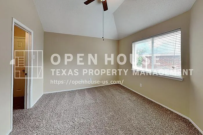2317 Norwich St — Photo 16