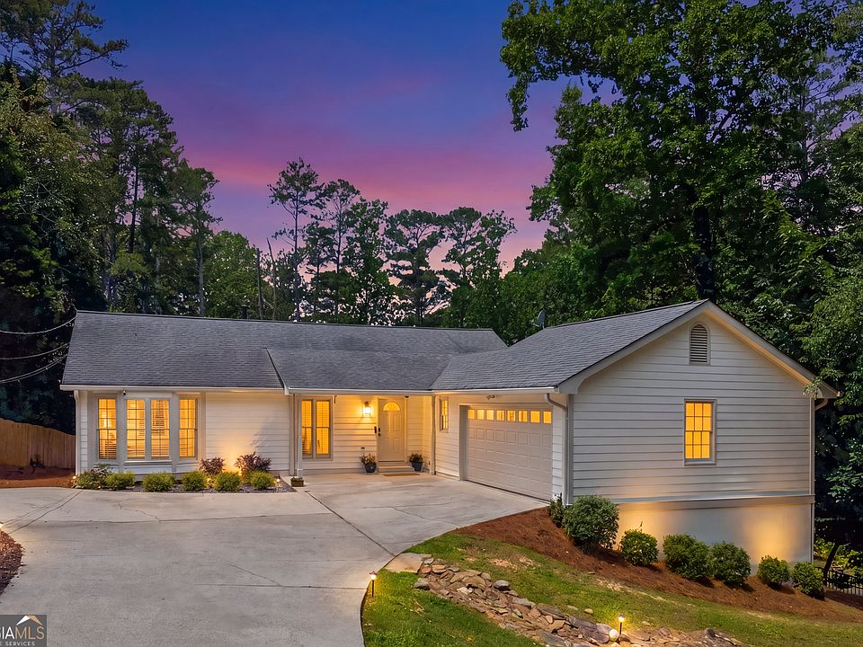 1st image of 6014 Lake Lanier Heights Rd