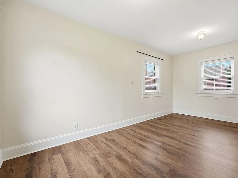 1203 S Main St — Photo 25