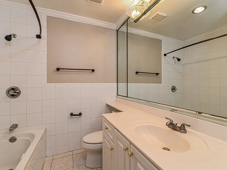 10907 Meadow Lark Cove Dr — Photo 14