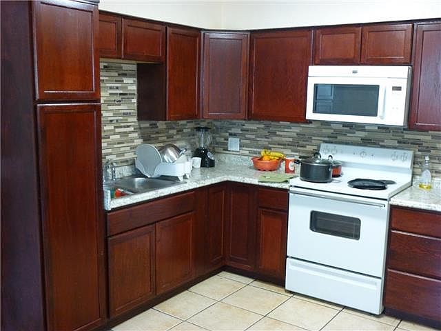 2nd image of 2179 Nassau Dr