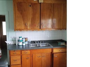 17900 Delavan Rd, Cleveland, OH 44119