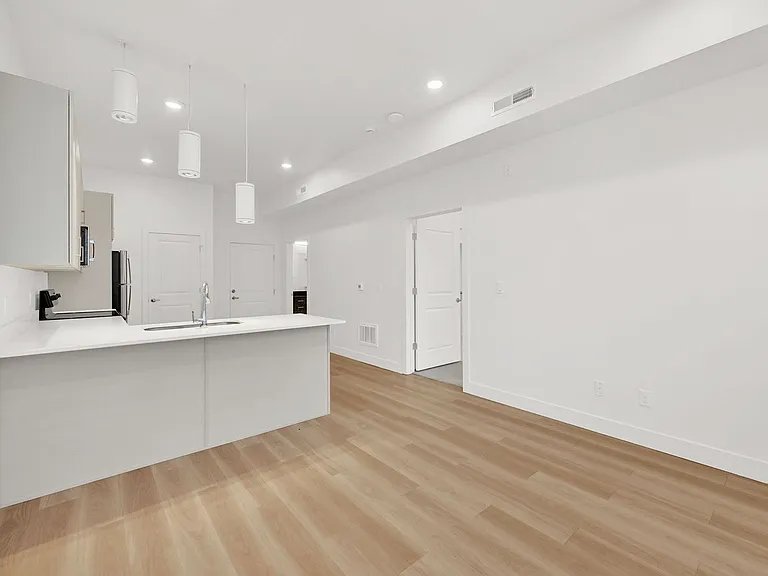 Wasatch View Apartments — Photo 18