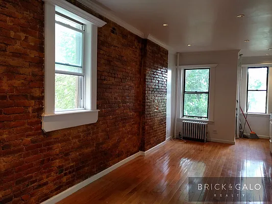 Rented by BRICK & GALO REALTY CORP | media 22