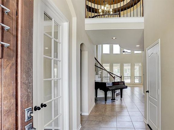 5th image of 403 Whitney Oaks Ln