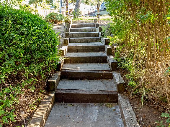 2nd image of 2205 Alta Vista Dr