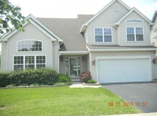 1 Sugar Creek Ct, Lake In The Hills, IL 60156