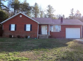 2925 Big Branch Rd, Campton, KY 41301