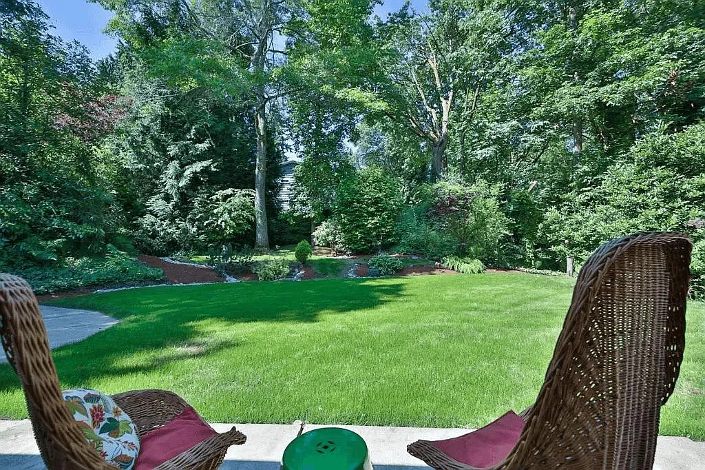 3321 102nd Ave NE — Photo 2