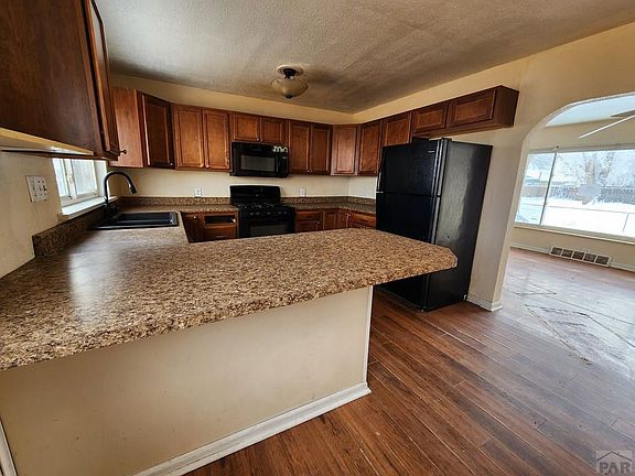 5th image of 511 W Pitkin Ave
