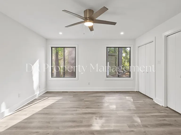 821 Castaways Trl — Photo 17