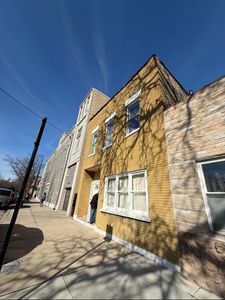 747 N Hoyne Ave, Chicago, IL, 60612