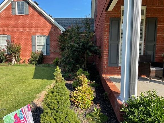 4th image of 7703 Lakewood Dr