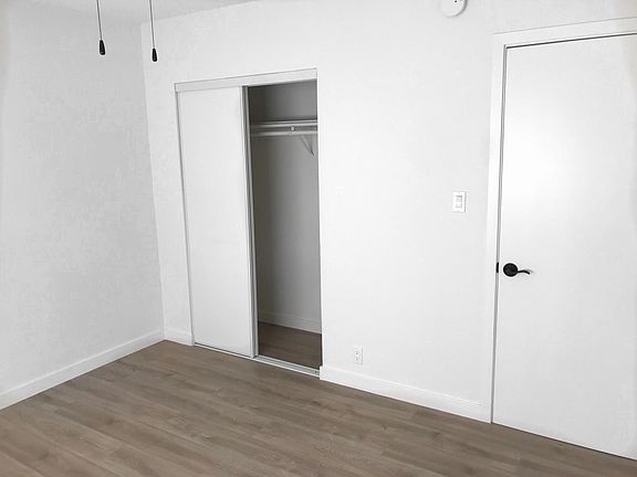 5th image of 7444 Haskell Ave #26