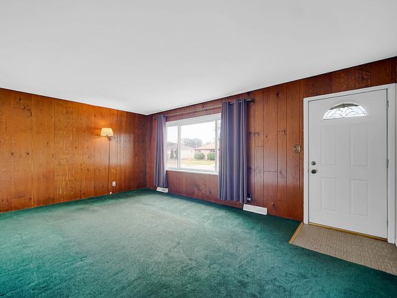 4th image of 7638 Missouri Ave