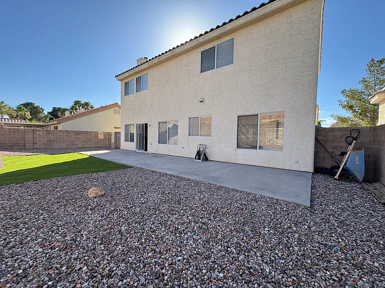 2883 Cordillera Dr — Photo 32