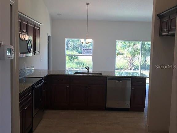 5th image of 706 Pelican Ct