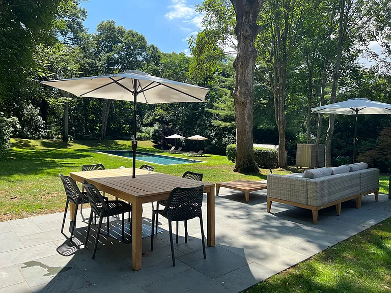 130 Accabonac Rd — Photo 3