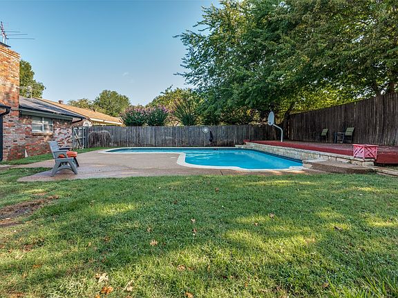 3rd image of 2304 Shady Brook Dr