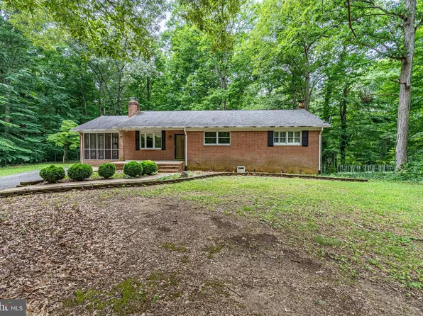 6975 Rose Ln, La Plata, MD 20646