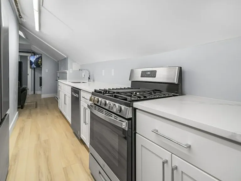 504 Stewart Ave — Photo 338