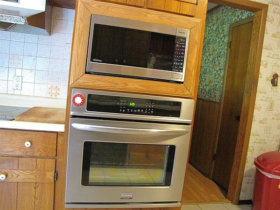5th image of 3312 Lakewood Dr