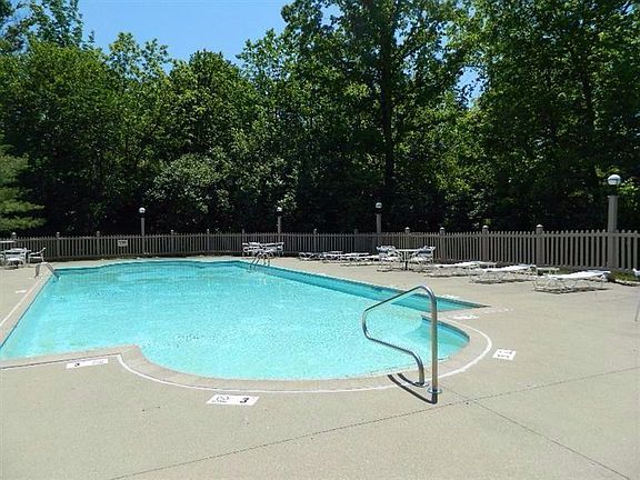 3rd image of 5360 Millstone Ct Unit 3E