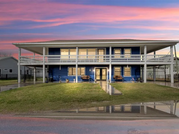 374 Harbor View Dr, Livingston, TX 77351