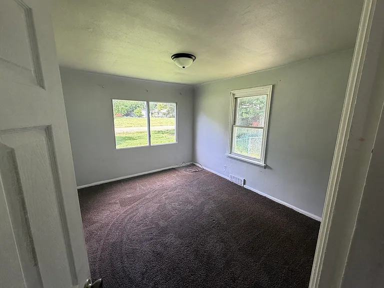 3066 Raywood St — Photo 5