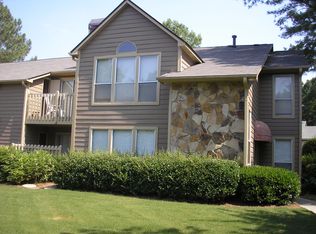 1210 Canyon Point Cir, Roswell, GA 30076