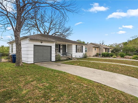 3rd image of 1526 Melbourne Dr